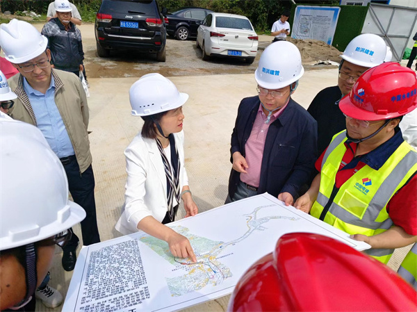 5月9日，江卓琪付市長(zhǎng)調(diào)研新安江防洪治理工程，張總陪同。.jpg