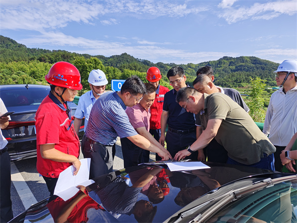 6月12日，洪董，張總陪同王奇勇縣長一行督導防洪工程項目.jpg