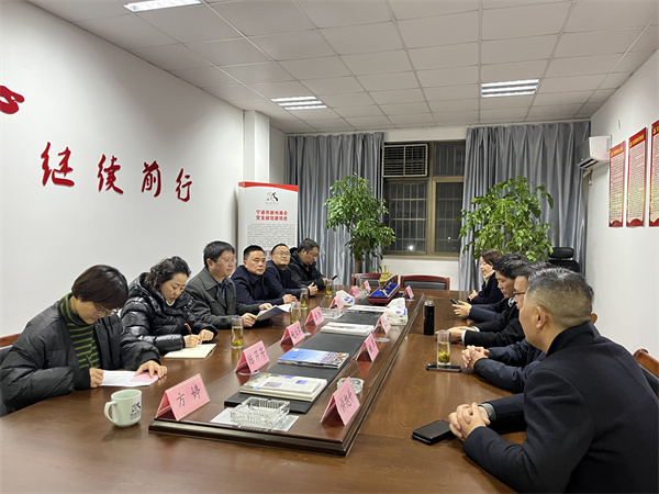 12月29日，詹縣長帶隊(duì)走訪寧波市徽州商會，洪董，余總陪同走訪.jpg