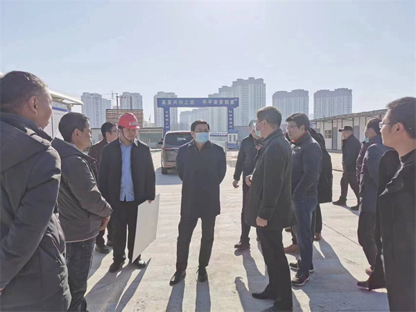1月30日，朱策常務(wù)副市長調(diào)研徽投大樓復(fù)工情況.jpg