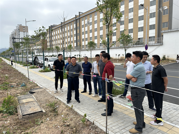 6月1日，詹縣帶隊(duì)調(diào)研揚(yáng)之學(xué)校事宜，洪董，張總陪同。.jpg